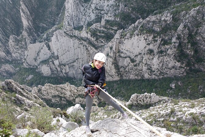 Nido de los Aguiluchos, Monterrey: Hiking + Rock Climbing + 3 Rappels - Metal rungs and safety cables turn the hike into a climb