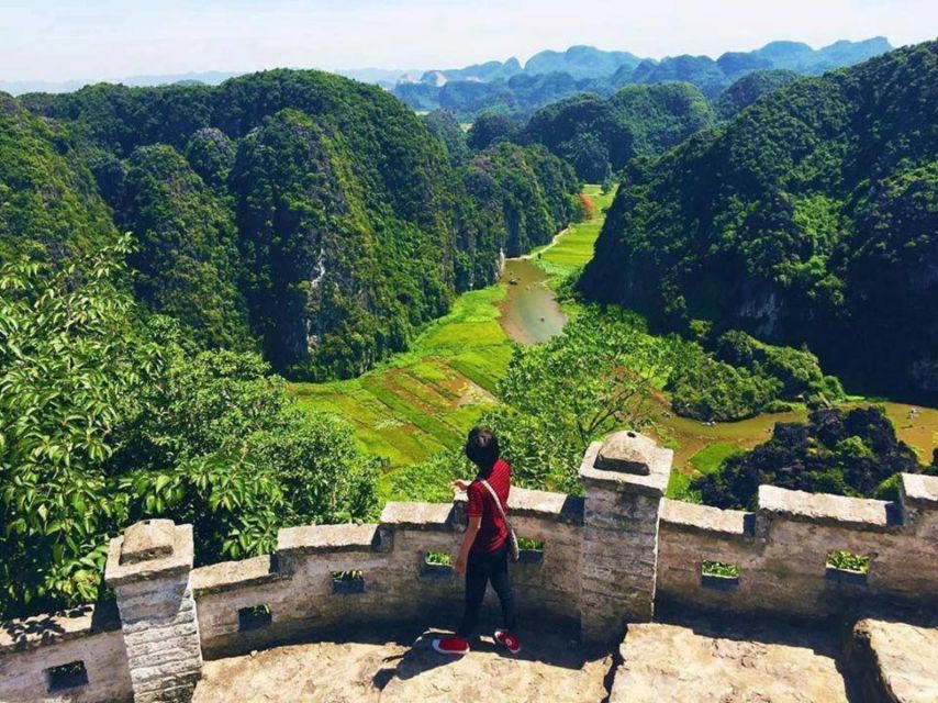 Ninh Binh: Hoa Lu, Trang An and Mua Caves Hiking Day Trip - Trang An by bamboo boat