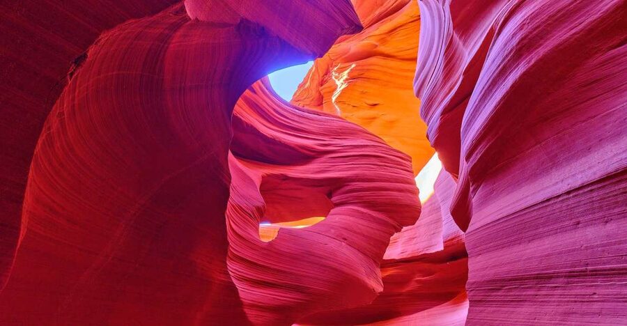 Page: Lower Antelope Canyon Ticket and Guided Hiking Tour - Walking to the entrance and going underground