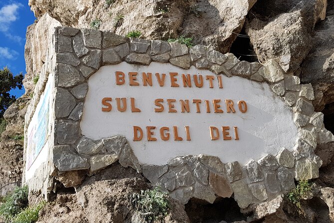 Path of the Gods Hiking Day Tour from Sorrento - What the guide adds beyond navigation