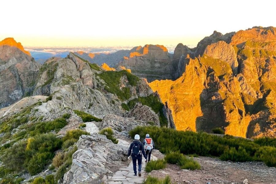 Pico Do Arieiro Pico Ruivo Sunrise or Morning Hike Transfers - Key points at a glance