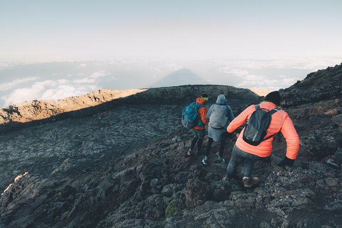 Pico Mountain: Climb the Highest Point of Portugal 2351m - Guides who keep the day together