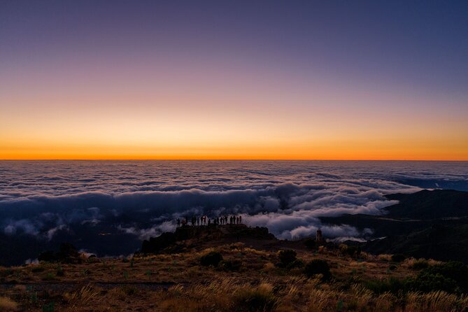 PR1 Sunrise Pico do Arieiro Self-Guided Hiking Transfer - Reaching the Pico do Arieiro summit