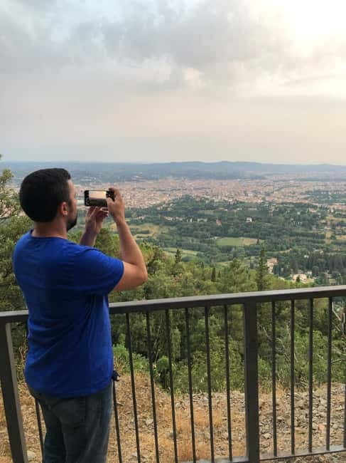 Private Hiking Florence Tour with Wine and Lunch or semi-pri - Lunch and wine at a family-run farm