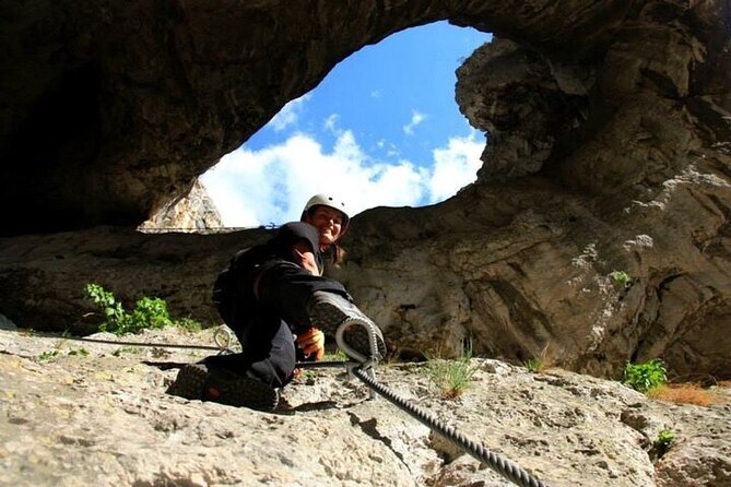 Private Hiking OR Climbing Experience in beaufitul gorges - The 40-minute return is still part of the workout