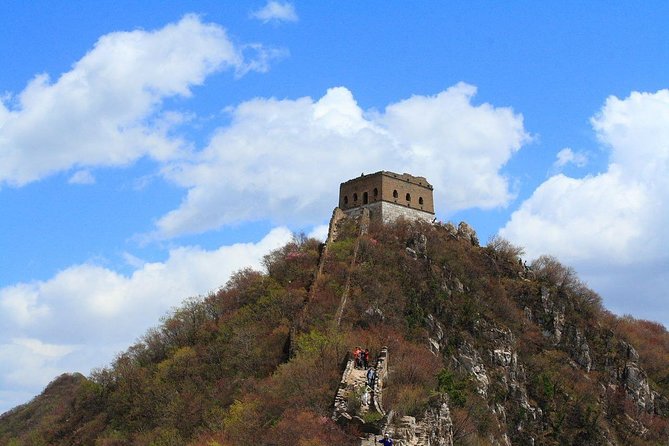 Private Hiking Tour From Jiankou To Mutianyu - The approach trail to Jiankou’s North Tower