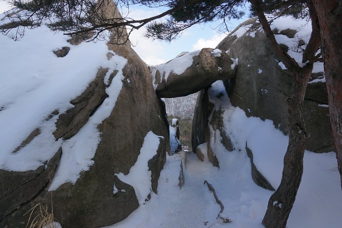 Private Hiking tour to Bukhansan Peak(Baegundae: 836.5m) with Mountain Expert - The granite paths and the climb to Baegundae
