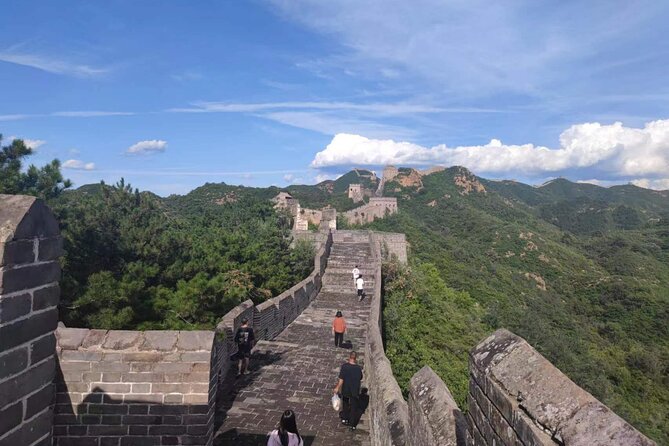 Private Jinshanling Great Wall Hiking Tour - Why Jinshanling is a better walking choice than the busiest sections