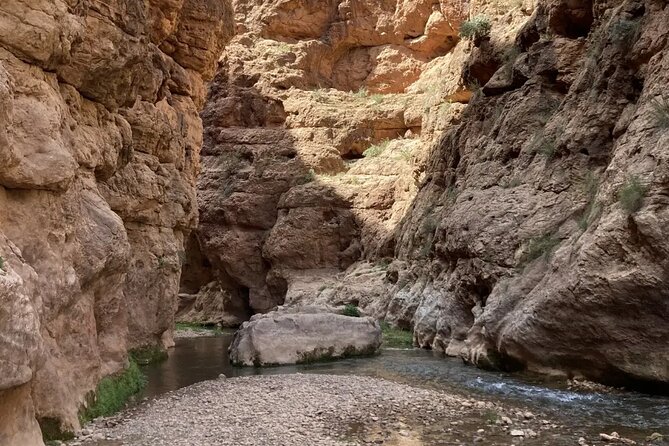 Private Monkey Fingers Canyon Hike - Scrambling among the Monkey Fingers