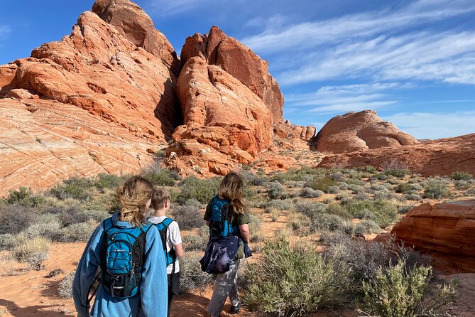 Private Valley of Fire Hiking and Sightseeing Adventure - Photos, snacks, water, and small comforts