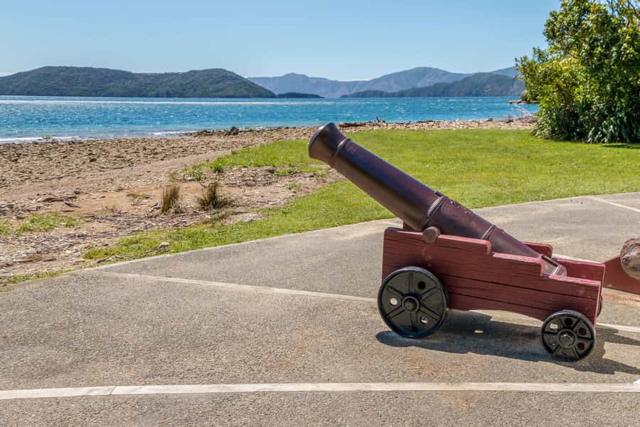 Queen Charlotte Track: Cruise & Self-Guided Hike from Picton - Leaving Picton by boat