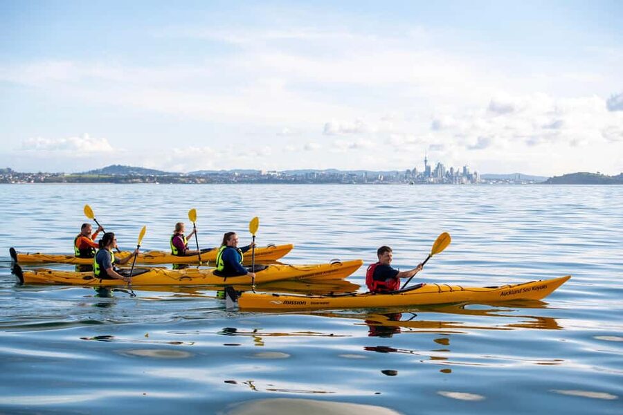 Rangitoto Island: Sea Kayak & Summit Hike Day Trip - Learning to kayak before the crossing