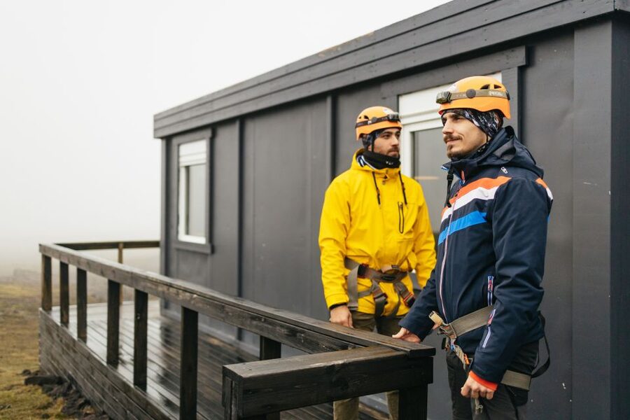 Reykjavik: Thrihnukagigur Volcano Guided Hiking Day Trip - Up to an hour inside the magma chamber
