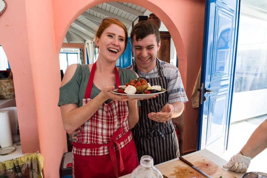 Santorini: Cooking Class and Easy Hike - Guides, transportation, and the four-hour schedule