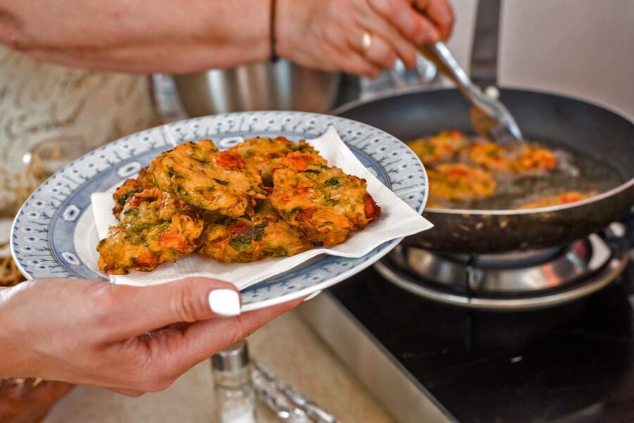 Santorini: Cooking Class and Easy Hike - Who will enjoy this experience most
