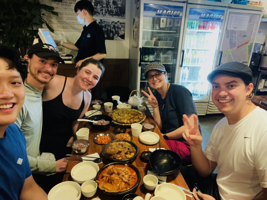 Seoul: Guided City Wall Sunset Hike with Korean Dinner - Starting at Dongdaemun and climbing toward Naksan Park