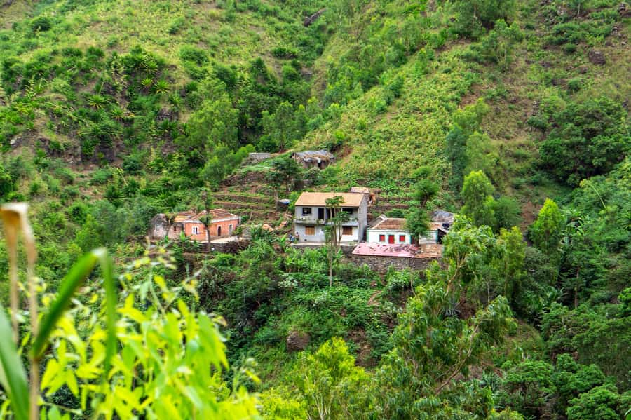 Serra Malagueta: Principal Valley Hike & Lunch with Locals - Lunch with a family in Mato Dento