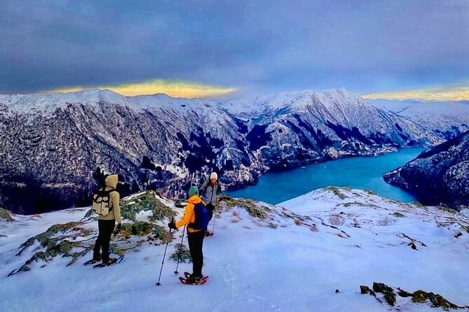 Snowshoe hiking in Bergen - Public tour - Leaving Bergen for Gullbotn skiløype
