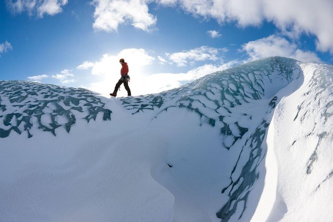 Sólheimajökull Glacier Hike & Ice Climbing Intro - Small Group - Learning to climb blue ice