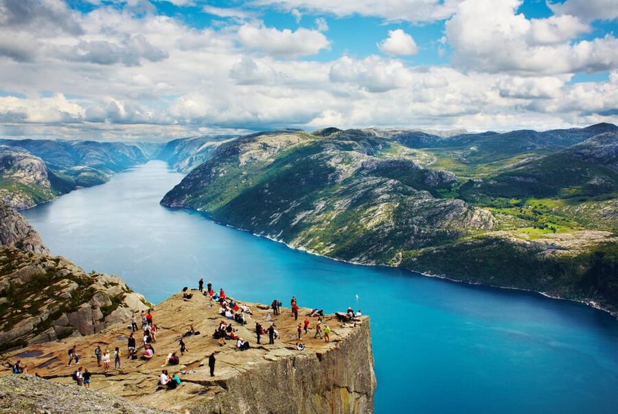Stavanger: Preikestolen (Pulpit Rock) Hike with Local Guide - Why Preikestolen is worth the climb