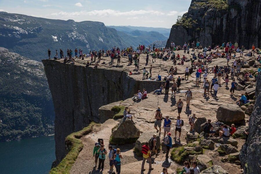 Stavanger: Preikestolen (Pulpit Rock) Hike with Local Guide - Meeting your guide at Stavanger’s cruise terminal