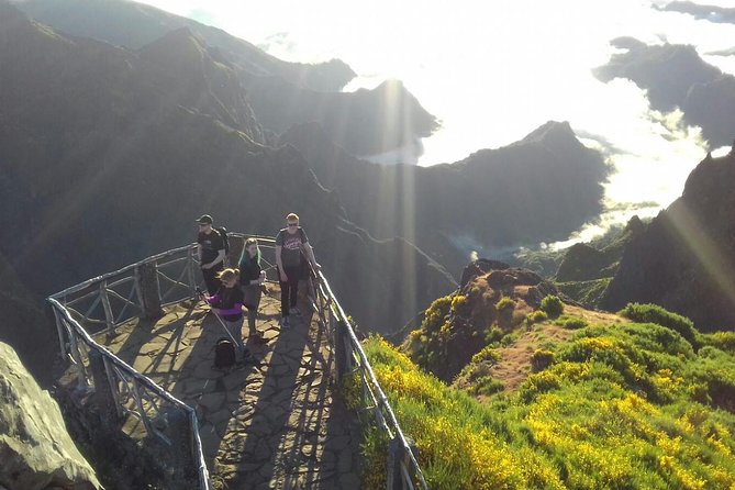 Sunrise Guided Hike PR1 Pico do Areeiro Pico Ruivo small group - Pico do Areeiro and the first light