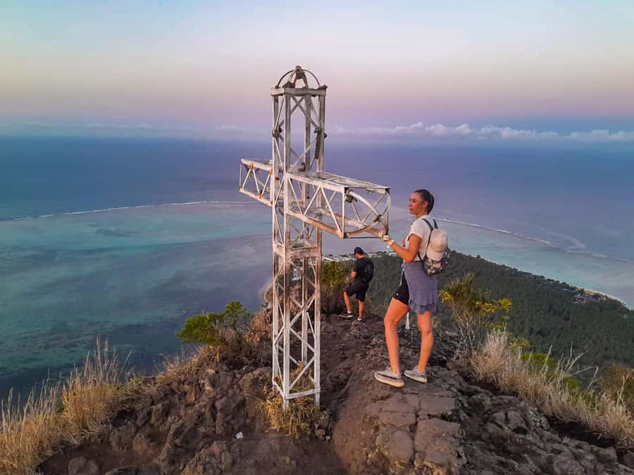 Sunrise hike at Le Morne Brabant with Local Guides (UNESCO) - Why Le Morne Brabant deserves an early start