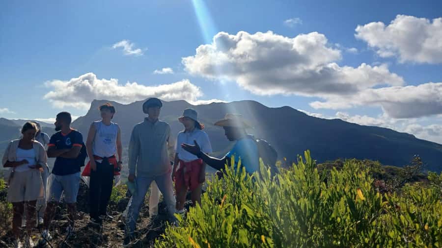 Sunrise hike at Le Morne Brabant with Local Guides (UNESCO) - Who should book this hike?