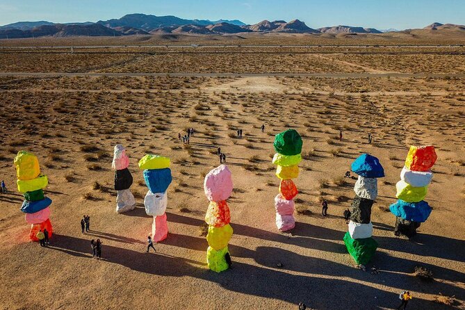 Sunset Hike and Photography Tour near Red Rock with Optional 7 Magic Mountains - Key points at a glance