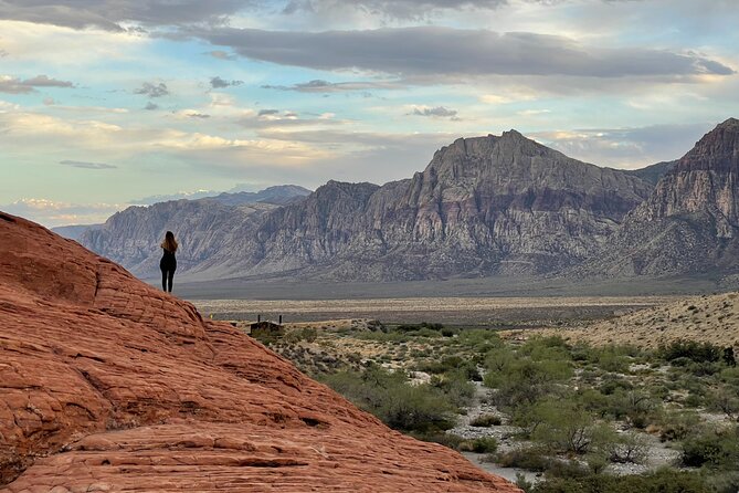 Sunset Hike and Photography Tour near Red Rock with Optional 7 Magic Mountains - The Photography Service Is a Real Benefit