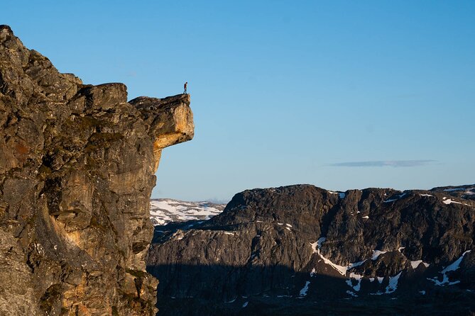 Trolltunga Classic Overnight Hike - What the guides add to a long mountain day
