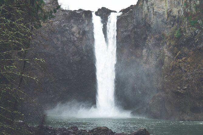 Visit Snoqualmie and Hike to Twin Falls (Transportation included) - What the guide adds to the morning