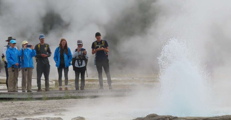 Yellowstone: Upper Geyser Basin Hike with Lunch - Meeting at the Daisy Trailhead
