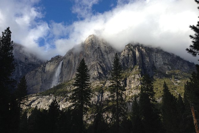 Yosemite Valley Private Hiking Tour - Bridalveil Fall and the first look at Yosemite’s scale