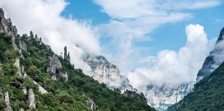 Zagori: Vikos Gorge full-day guided hike - The Voidomatis Springs and the cold-water test