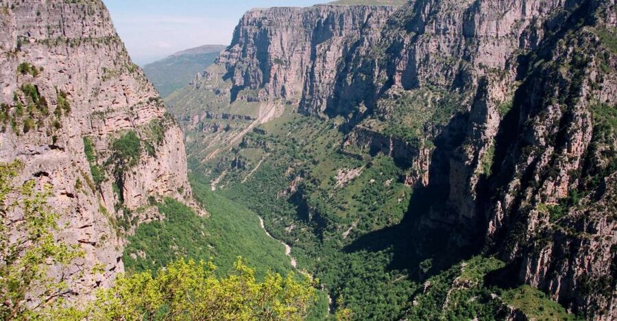 Zagori: Vikos Gorge full-day guided hike - The final climb to Vikos village